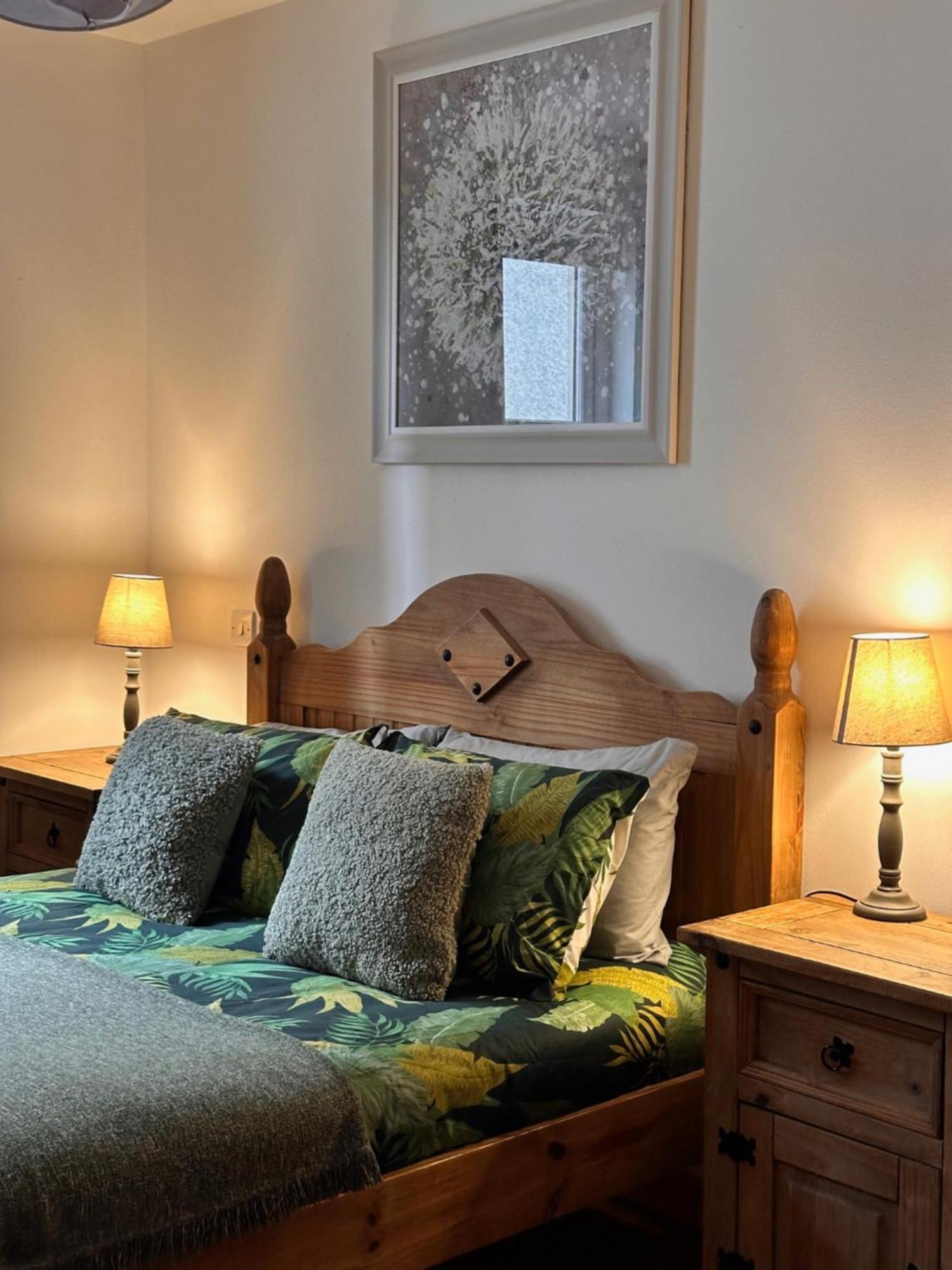 City Centre Apartment Next To Bus And Train Station Inverness Esterno foto