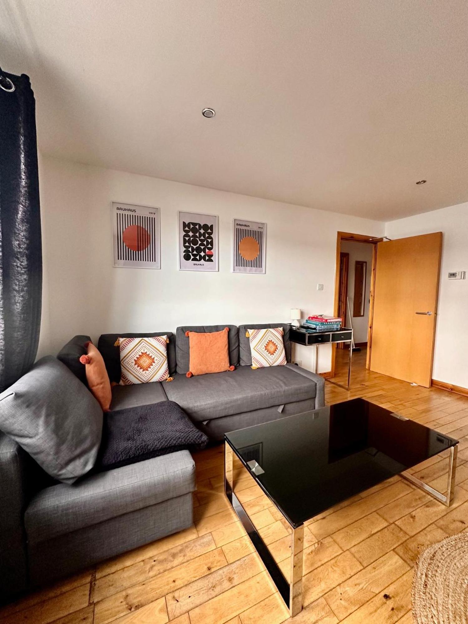 City Centre Apartment Next To Bus And Train Station Inverness Esterno foto